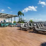 Spacious And Luxurious 2 Bedroom Apartment Wih City View And Private Balcony.