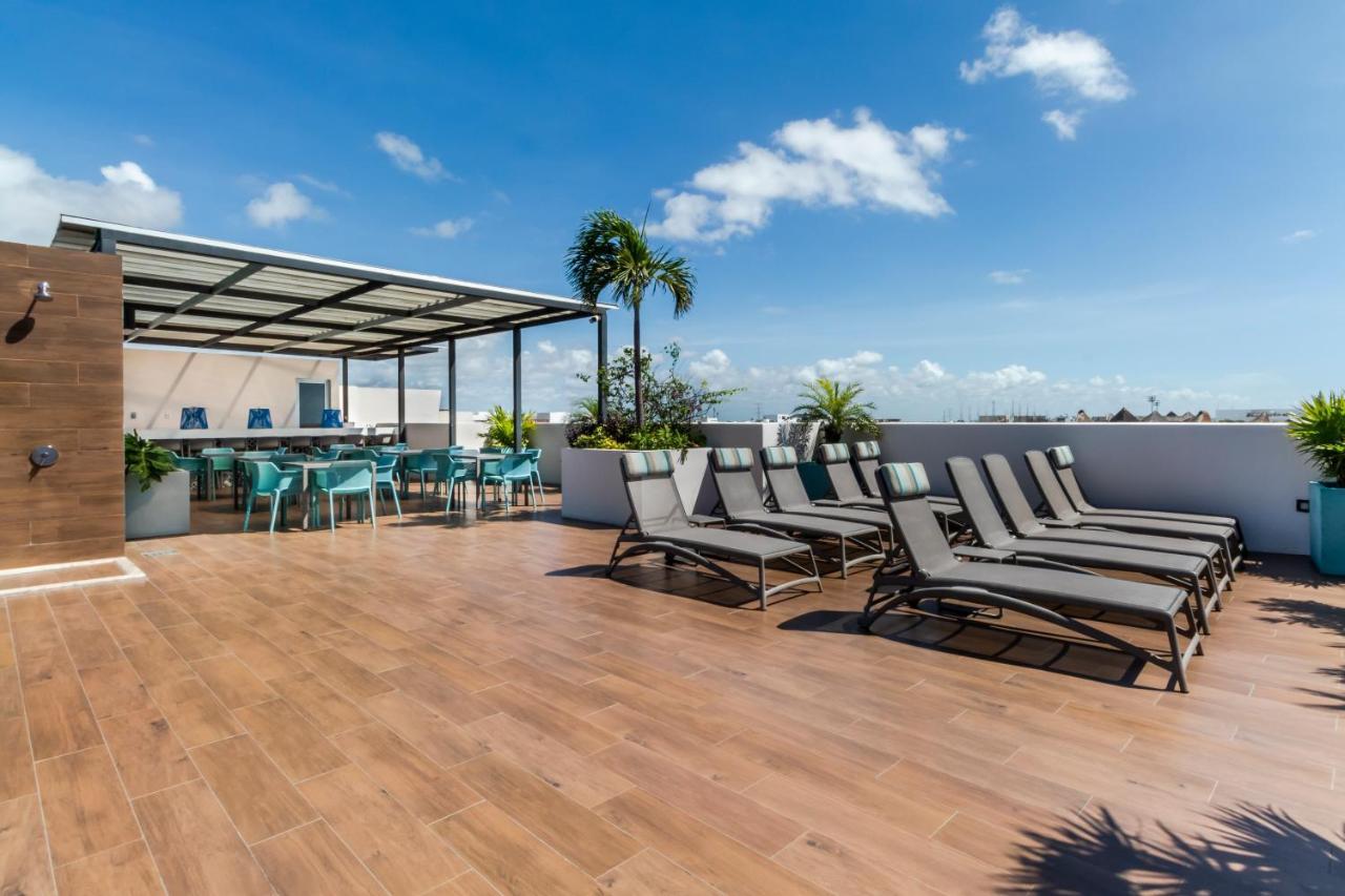Spacious And Luxurious 2 Bedroom Wih View And Private Balcony. *
